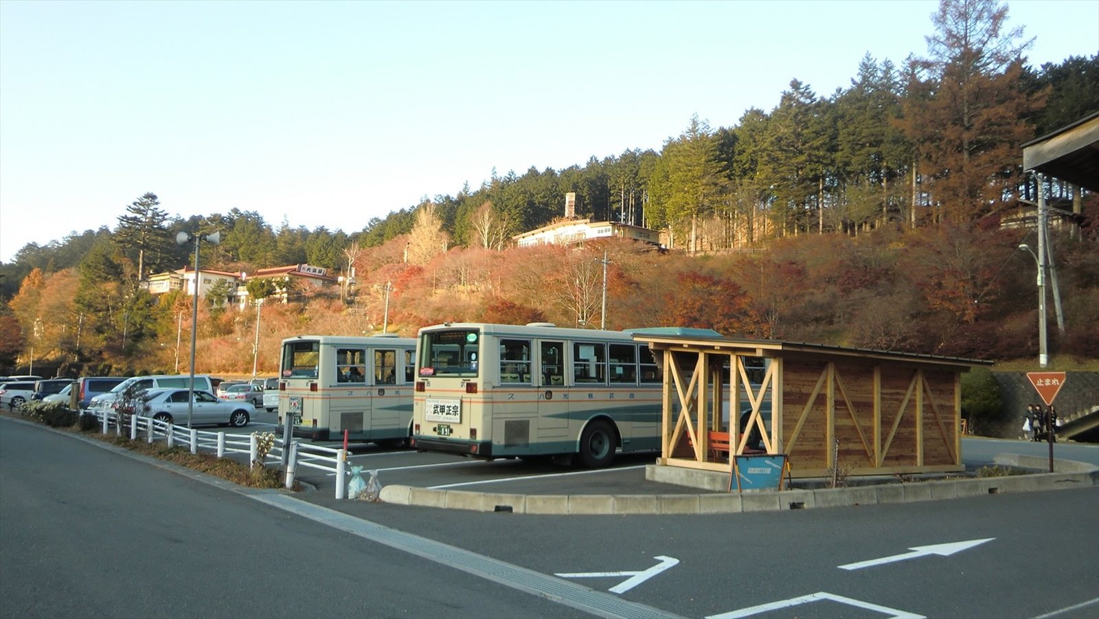 三峯神社の駐車場