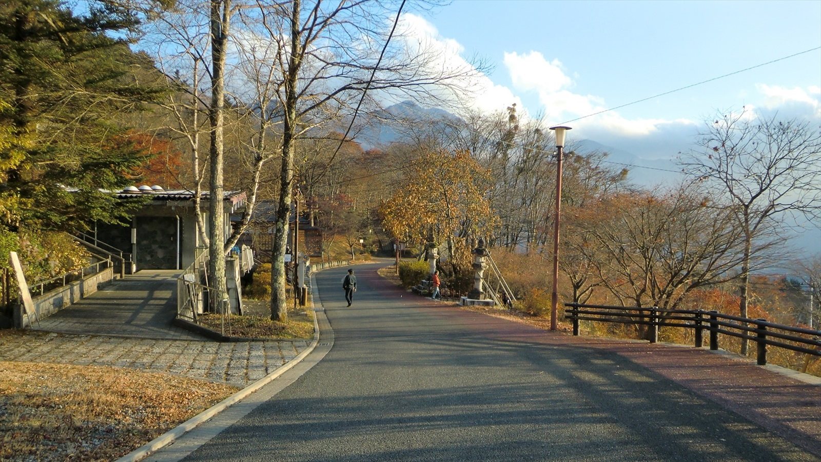 三峯神社の参道