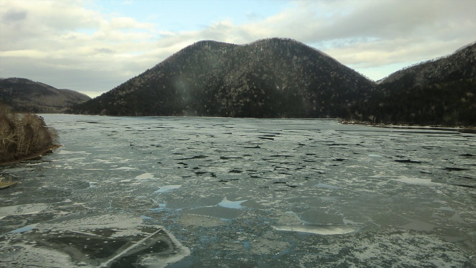 然別湖の氷